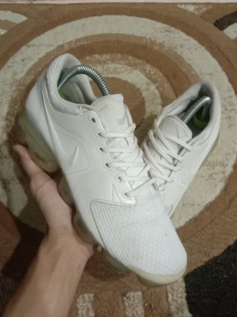 Nike vapormax cs white top