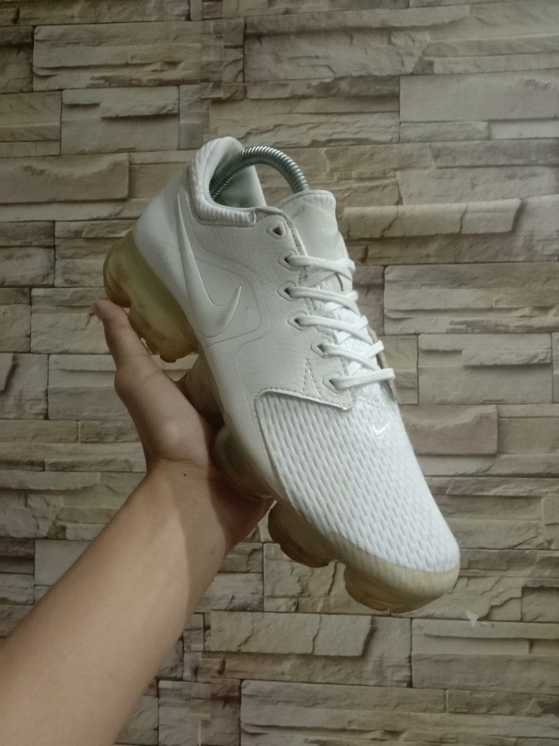 Nike vapormax cs white top