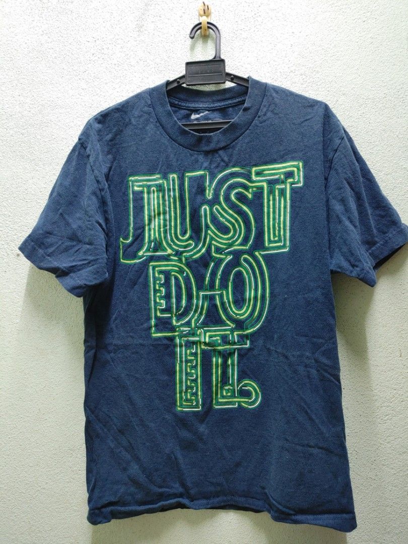 mens nike loose fit t shirts