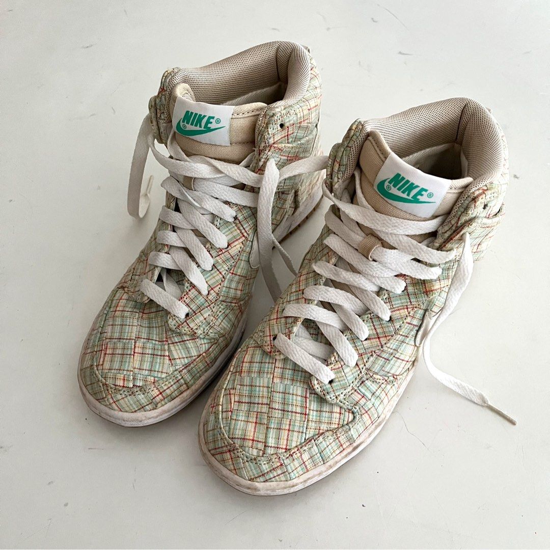 Nike shop checkered shoes