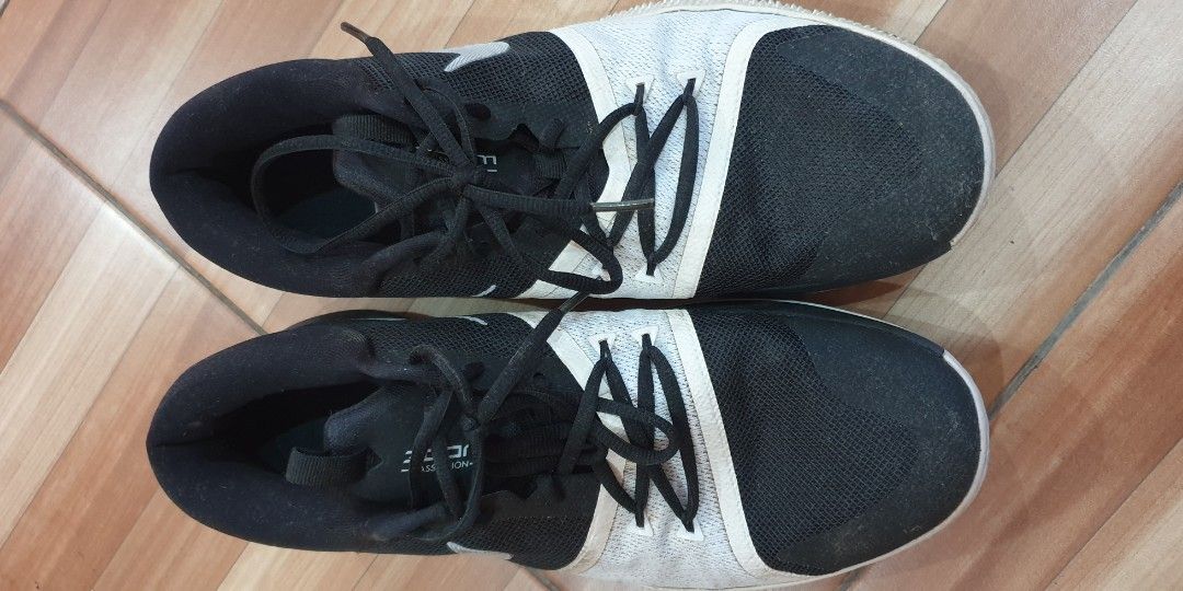 womens nike zoom black and white