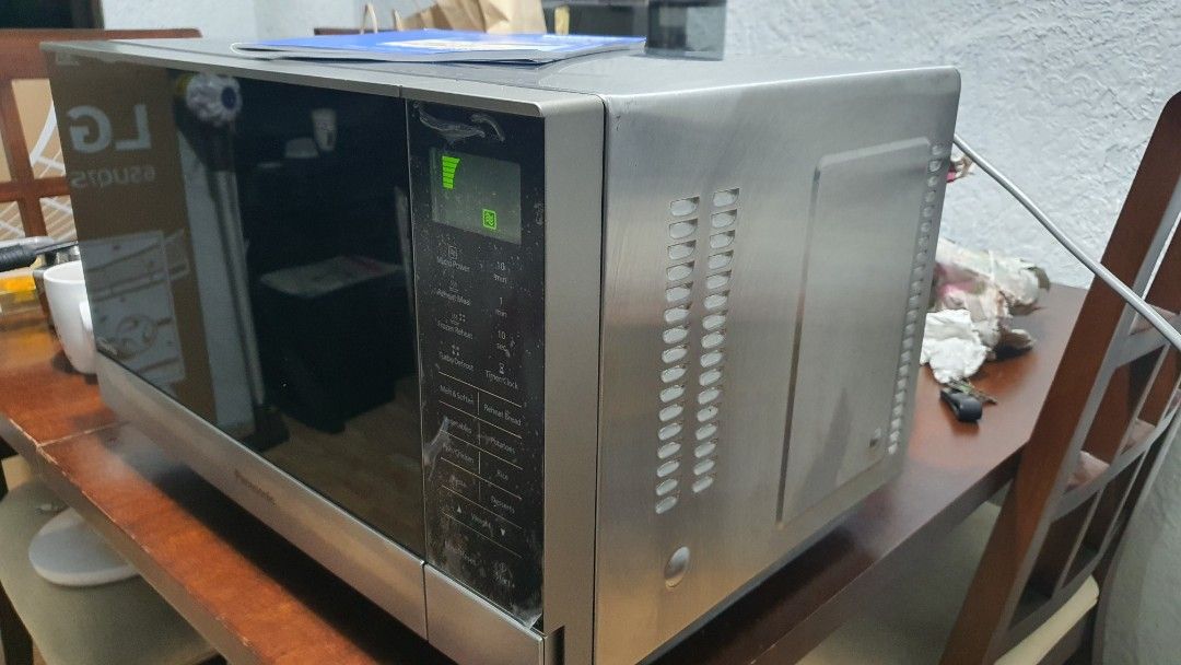 Panasonic Inverter Flat bed (Category: Ovens & Toasters) located in Taguig. Submitted by roma2701 (Listing ID 1246303724, Image 2). Description: Demo unit from Australia 220V.