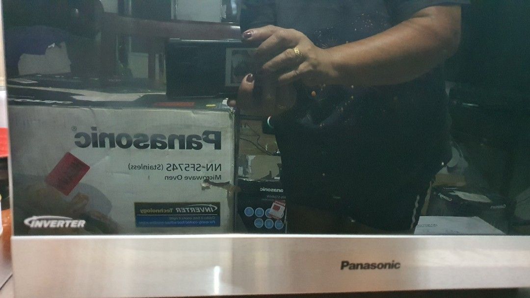 Panasonic Inverter Flat bed (Category: Ovens & Toasters) located in Taguig. Submitted by roma2701 (Listing ID 1246303724, Image 3). Description: Demo unit from Australia 220V.