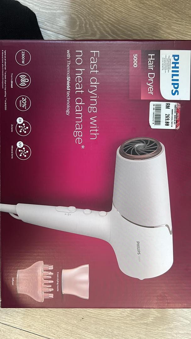 Philips hair dryer 5000, Beauty & Personal Care, Hair on Carousell