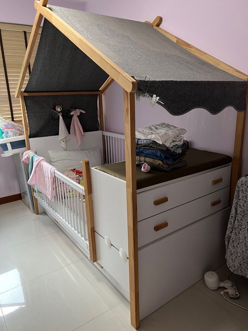 Picket and Rail Castle Convertible Canopy Bed, Babies & Kids, Baby