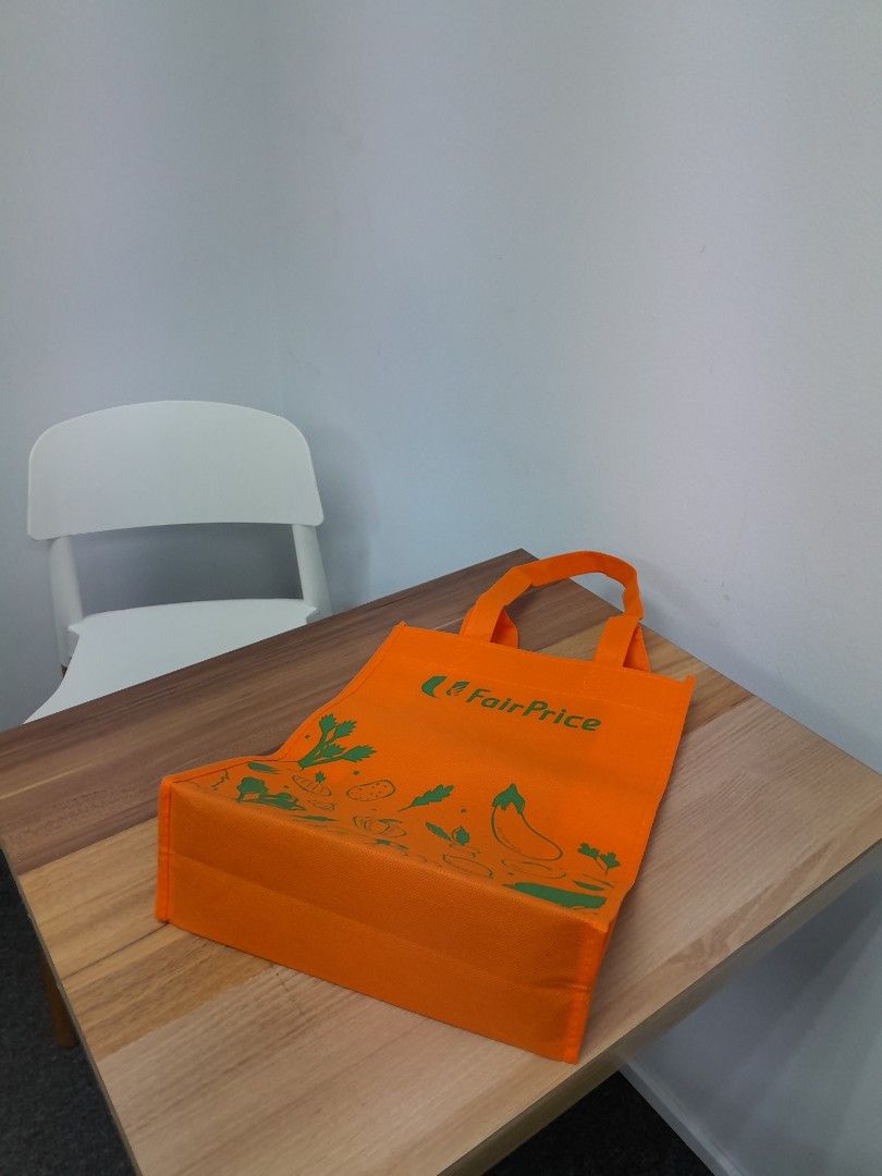 Recycle carrier, Women's Fashion, Bags & Wallets, Tote Bags on Carousell