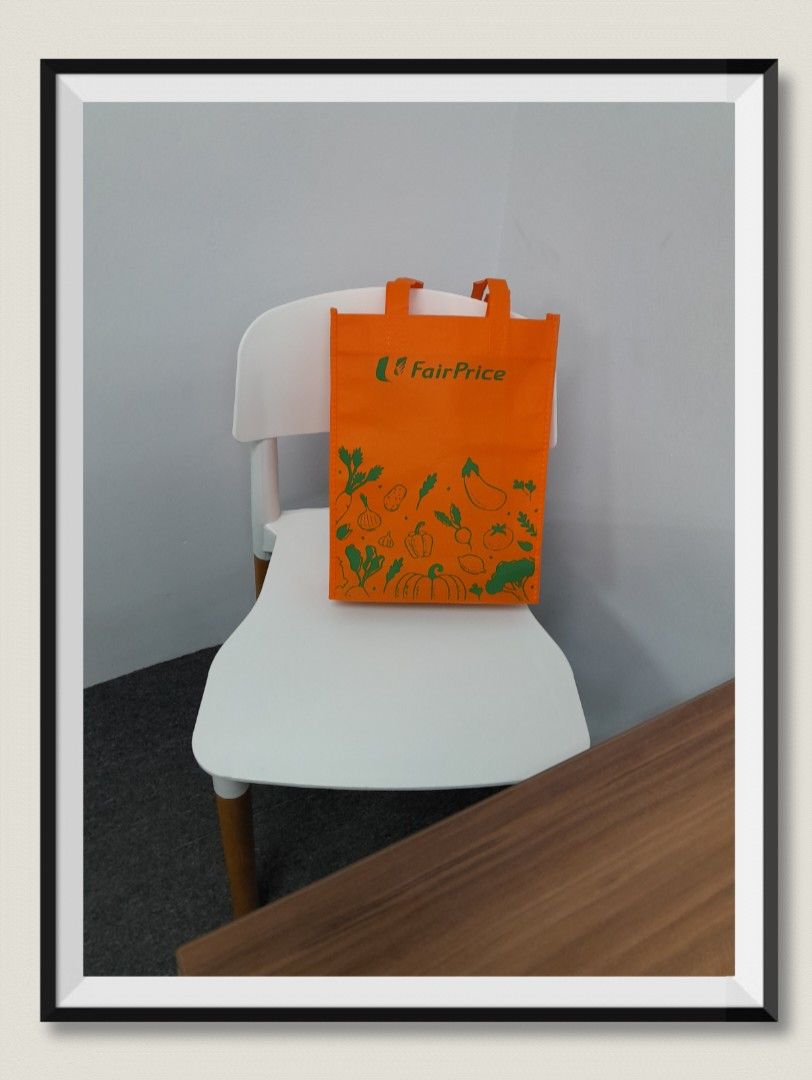 Recycle carrier, Women's Fashion, Bags & Wallets, Tote Bags on Carousell