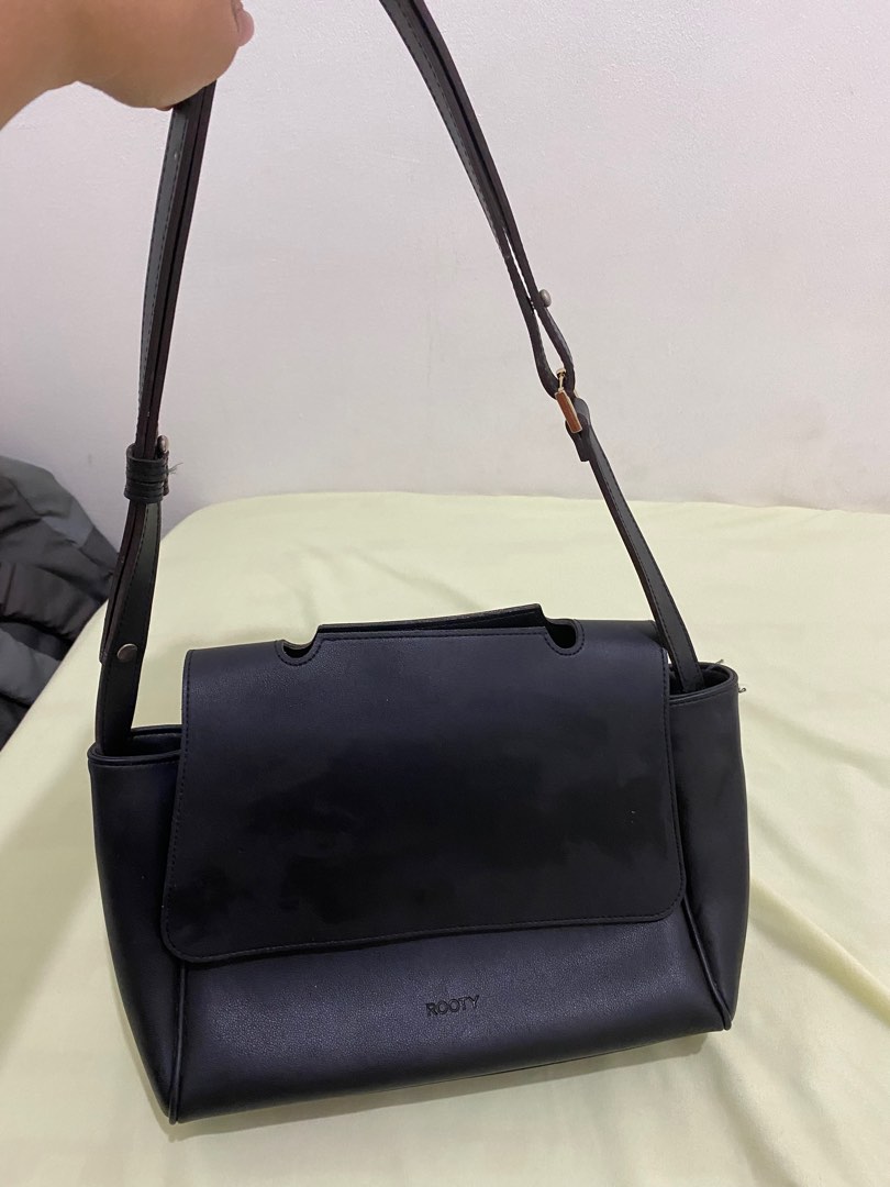 Rooty Shoulder Bag on Carousell