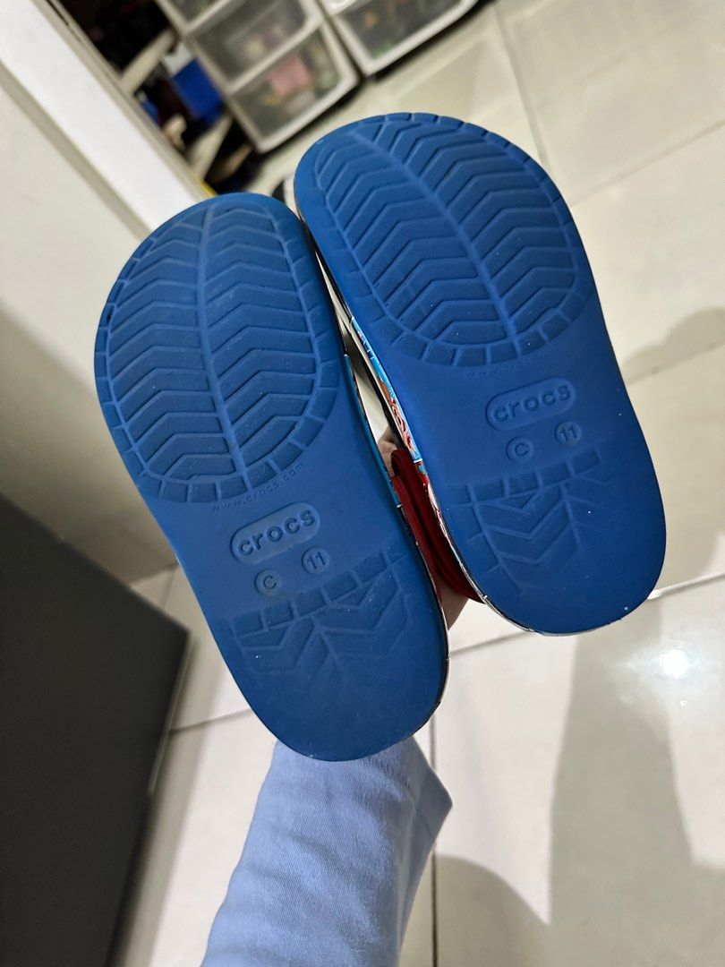 Harga sandal sales crocs anak original