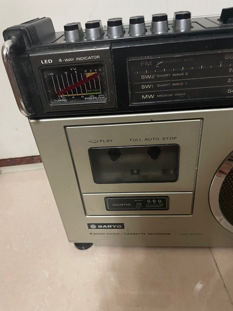 Sanyo 三洋 RADIO CASSETTE RECORDER 兩腳插, 音響器材, 其他音響配件及設備 Carousell