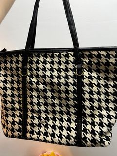 (Category: ) located in . Submitted by preloved124 (Listing ID 1246353245, Image 1). Description: .