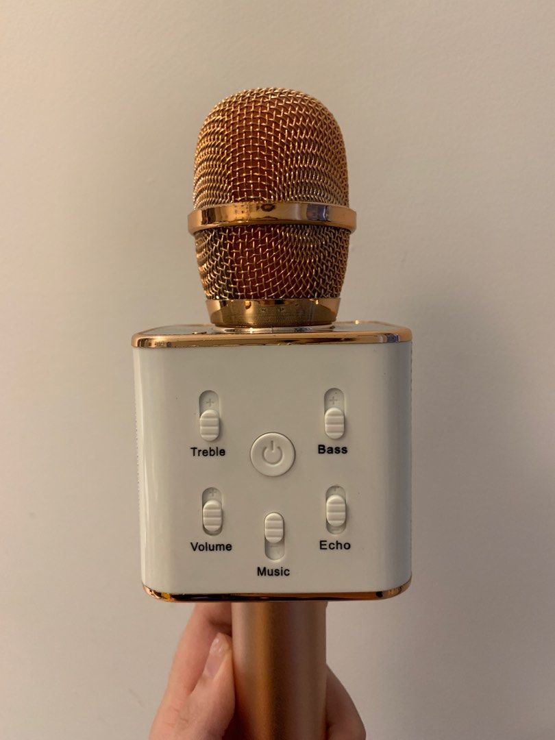 Second hand outlet bluetooth speaker