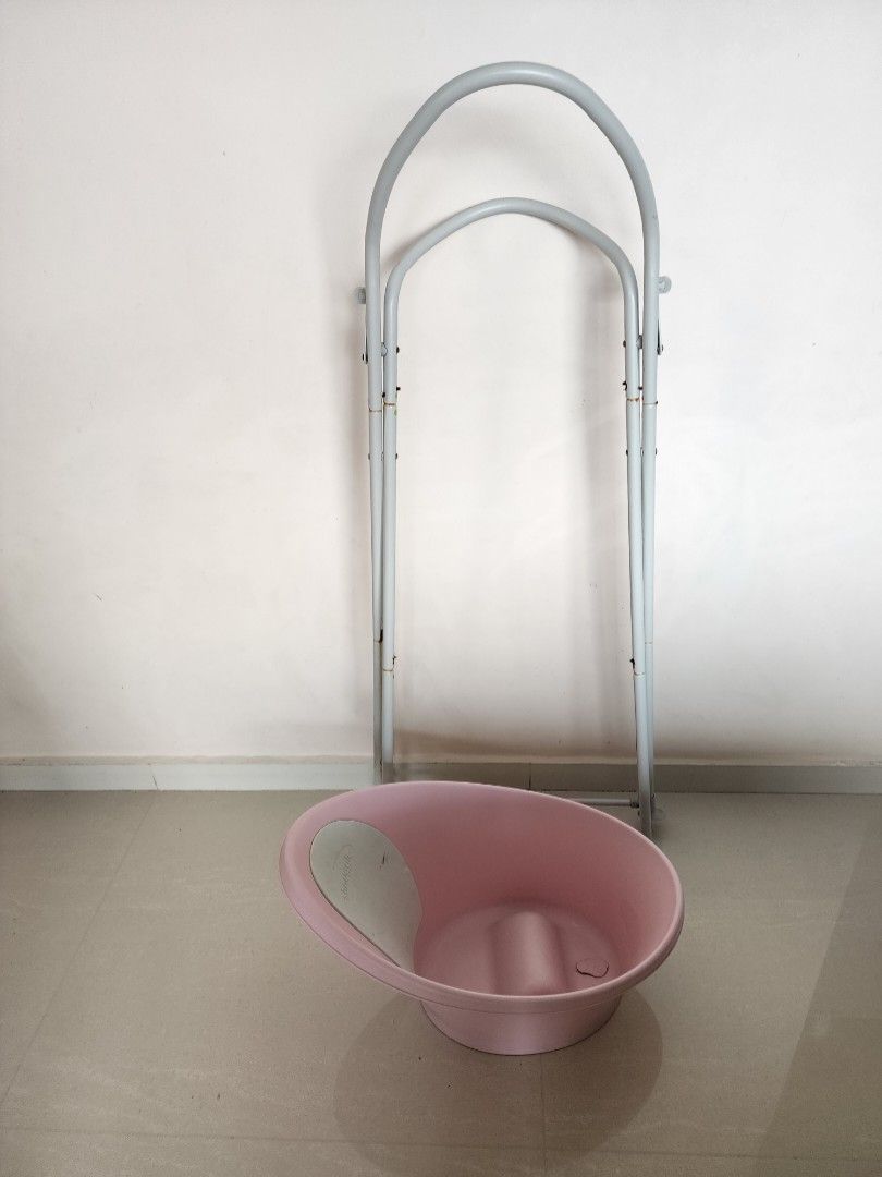Shnuggle pink bath tub with stand, Babies & Kids, Bathing & Changing
