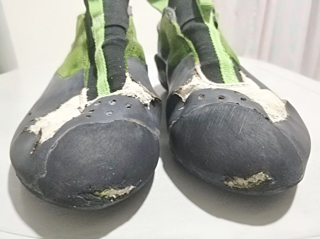 Simond rock climbing shoes Sports Equipment Other Sports