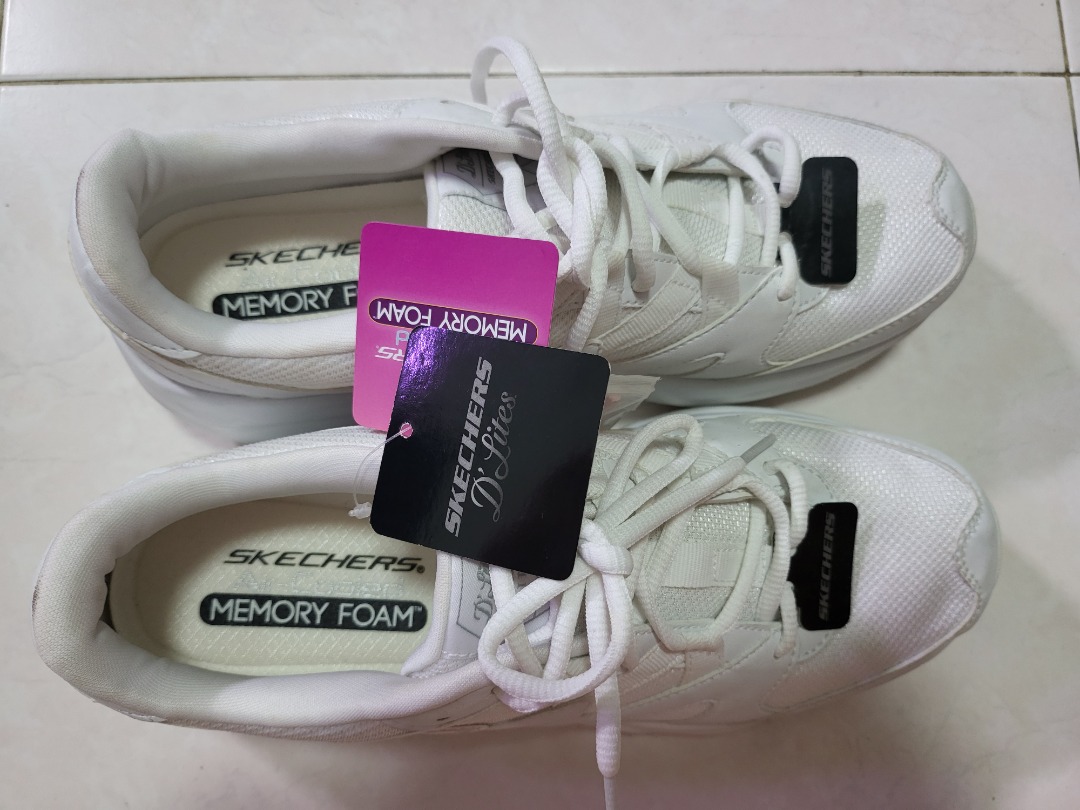 White memory best sale foam sneakers