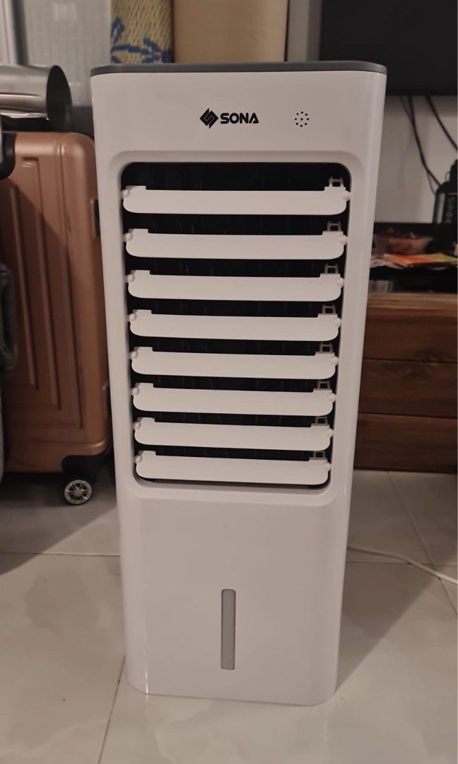 Sona Air Cooler (Category: Air Conditioners & Heating) located in Singapore. Submitted by imranpzi (Listing ID 1246352621, Image 1). Description: Wheels , Remote control and Ice bricks included ..