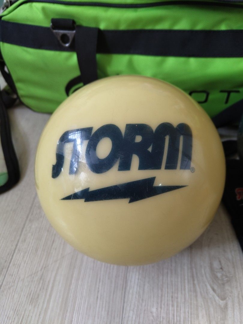Storm spare ball (Rare ball), Sports Equipment, Sports & Games, Billiards & Bowling on Carousell