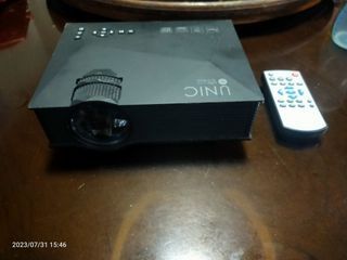 UNIC Projector