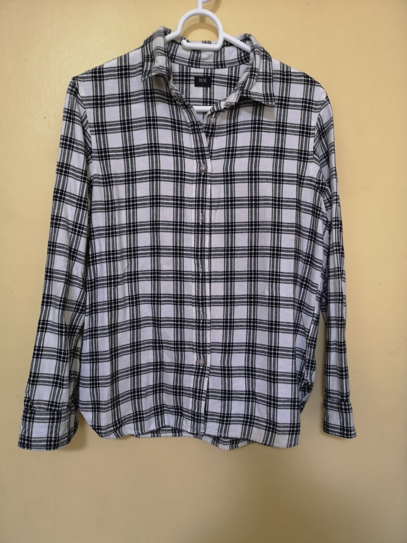 Uniqlo black and white chekered polo on Carousell