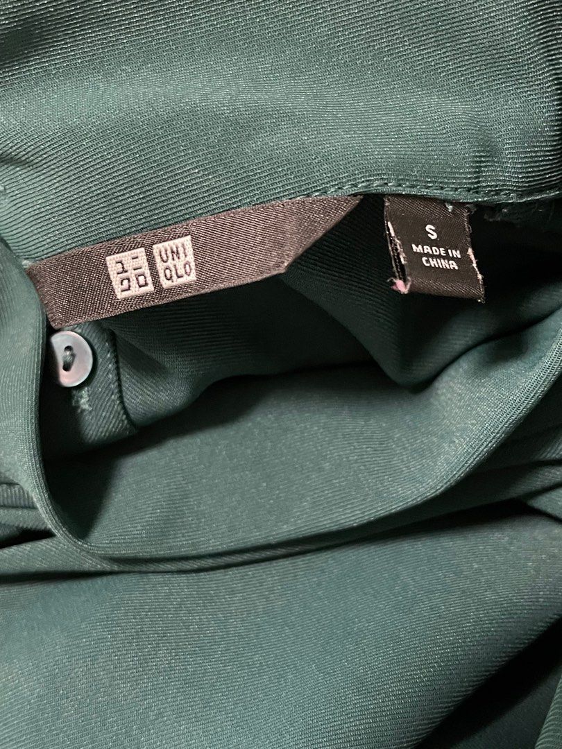 UNIQLO Bluegreen Cuffed Collar Blouse (Category: Blouses) located in Mandaluyong City. Submitted by preloved_bysoph (Listing ID 1246224832, Image 3). Description: RFS: decluttering - very presko top! Good for formal events and casual days - fits xs-s.