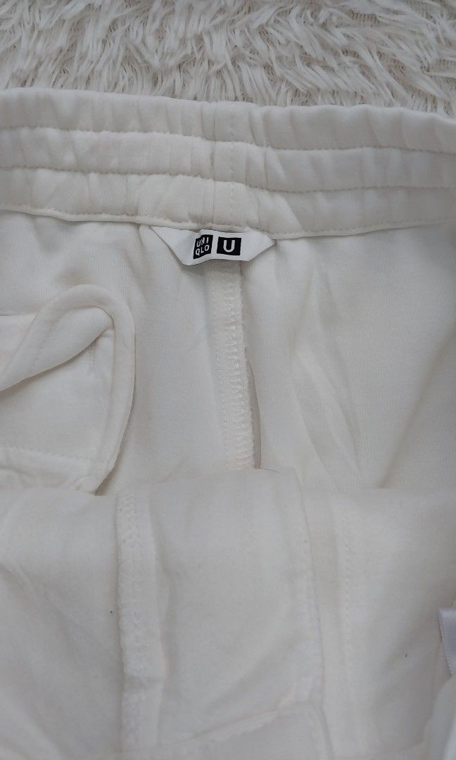 Check styling ideas for「U Lightweight Long-Sleeve Sweatshirt、U Wide-Fit  Pleated Jersey Pants」