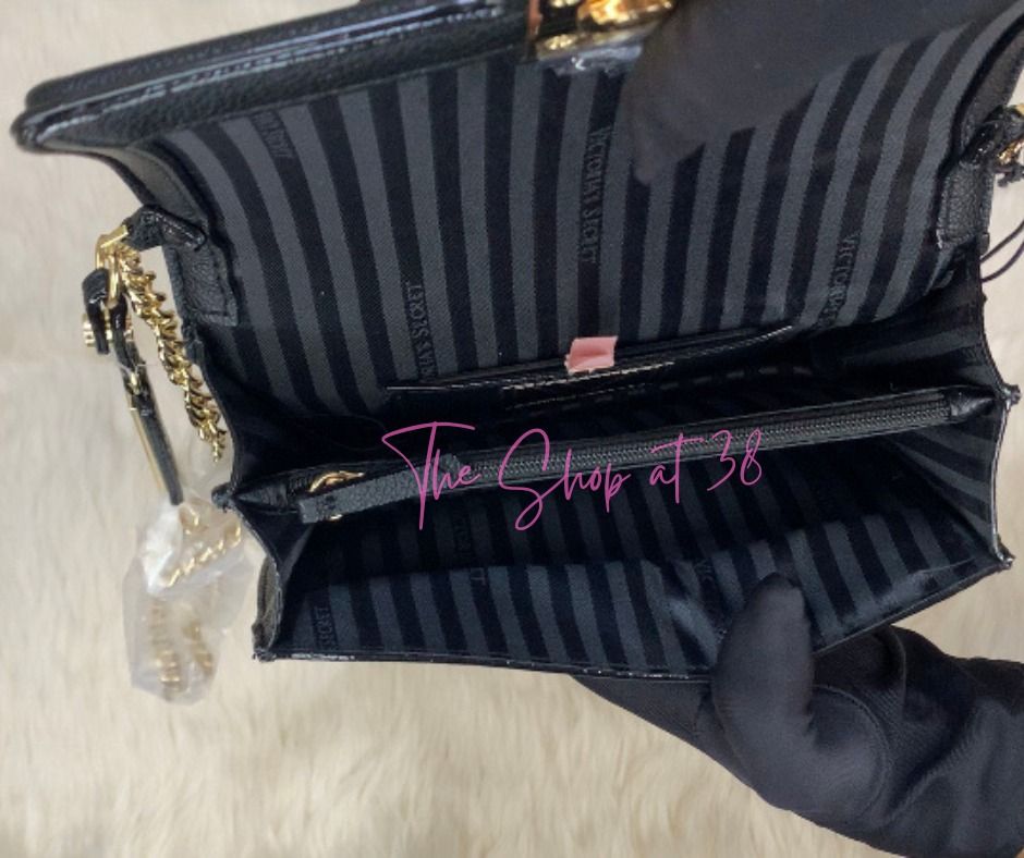 Victoria's Secret v quilted shoulder bag new black logo with mini mirror