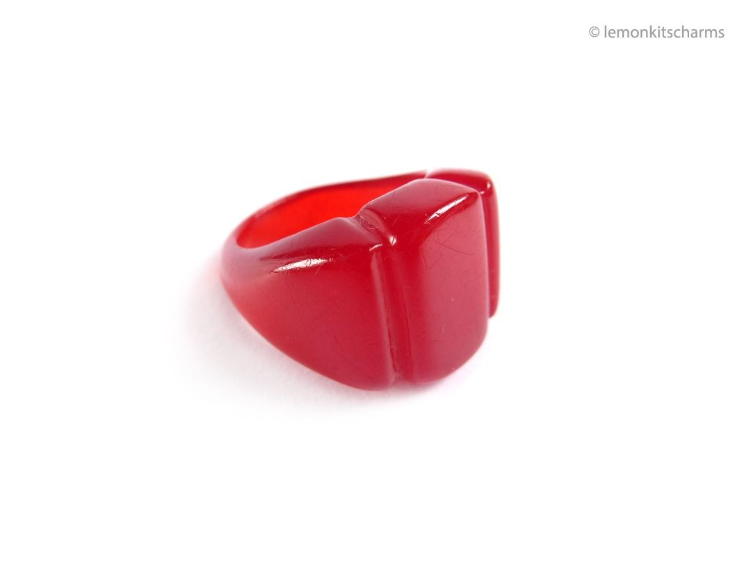 Vintage 1940s Bakelite Style Plastic Ring, Choose red / green, rg323-c ...