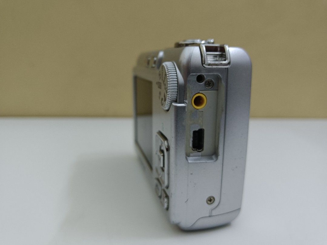 VINTAGE OLYMPUS FE210, Photography, Cameras on Carousell