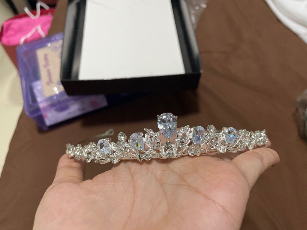 wedding tiara✨ (Category: Other Accessories) located in Singapore. Submitted by kiteky (Listing ID 1246292249, Image 1). Description: ▪️brand new ▪️bought 2 but didn’t use this for my wedding ▪️still in good condition ▪️*used flash for the last pic.