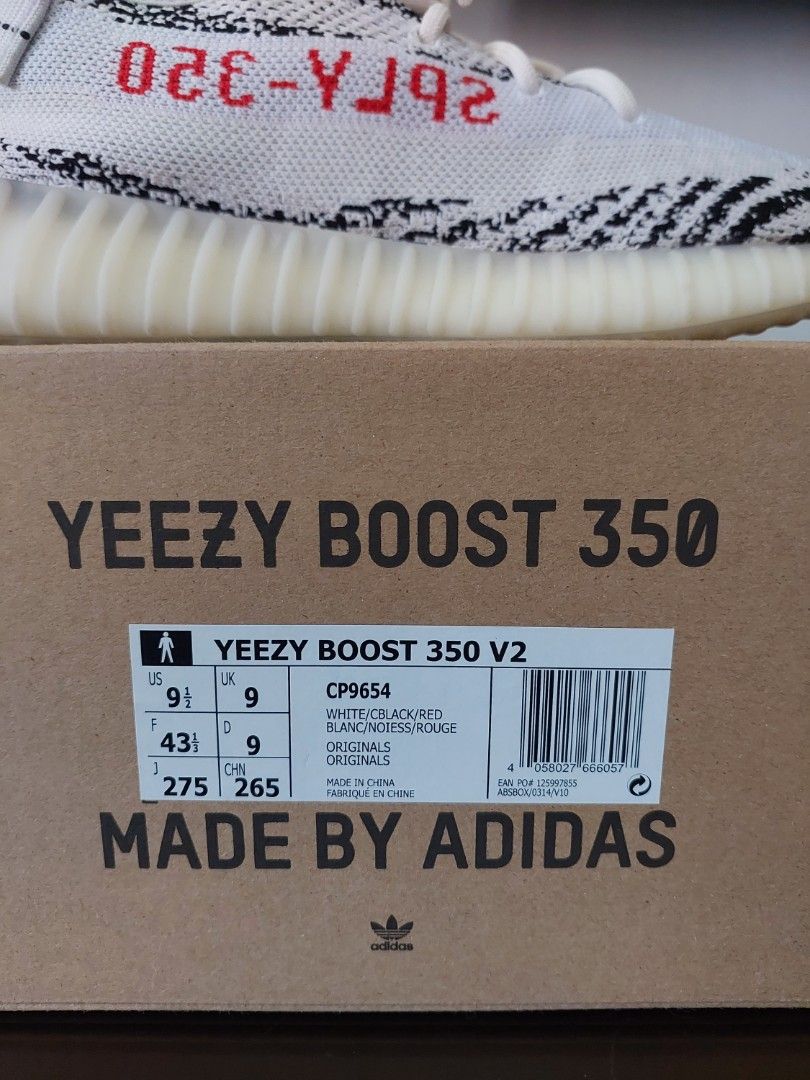 Yeezy boost 350 V2 zebramen, Fesyen Pria, Sepatu , Sneakers di Carousell