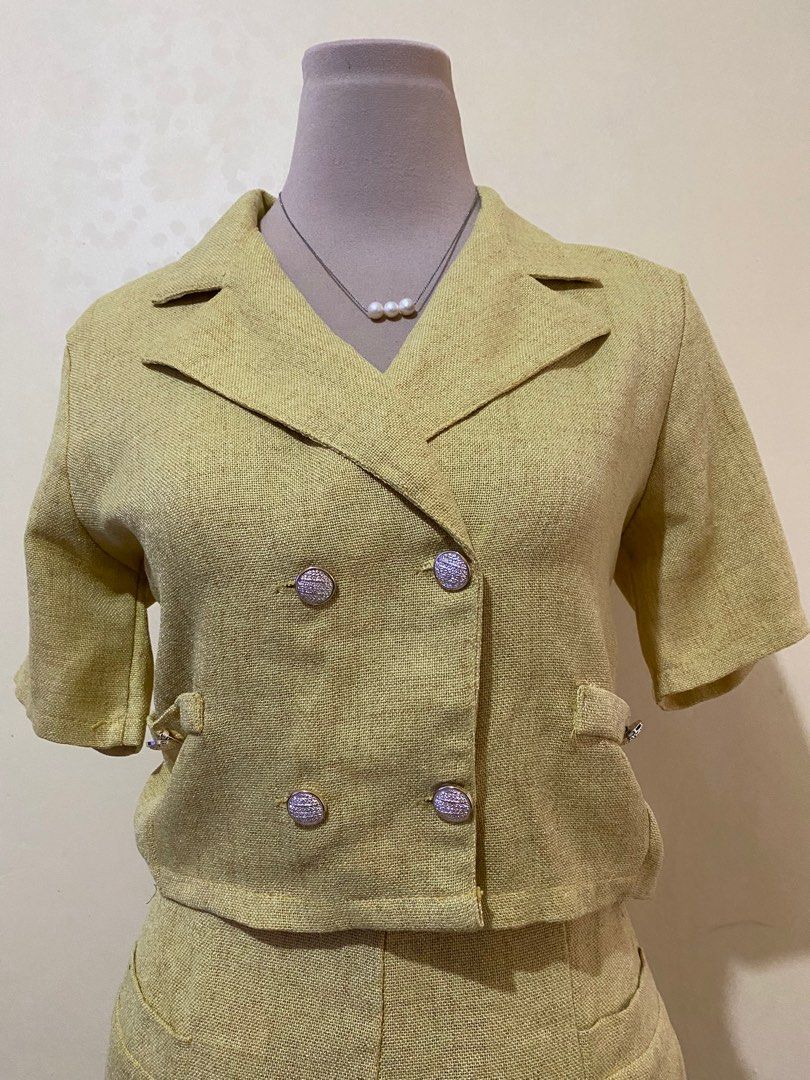 Yellow Coords/terno (Category: Sets or Coordinates) located in Paranaque City. Submitted by knkshopph2 (Listing ID 1246260074, Image 2). Description: Yellow Coords/terno Once used Gartered waist back Size: Med to Semi L.