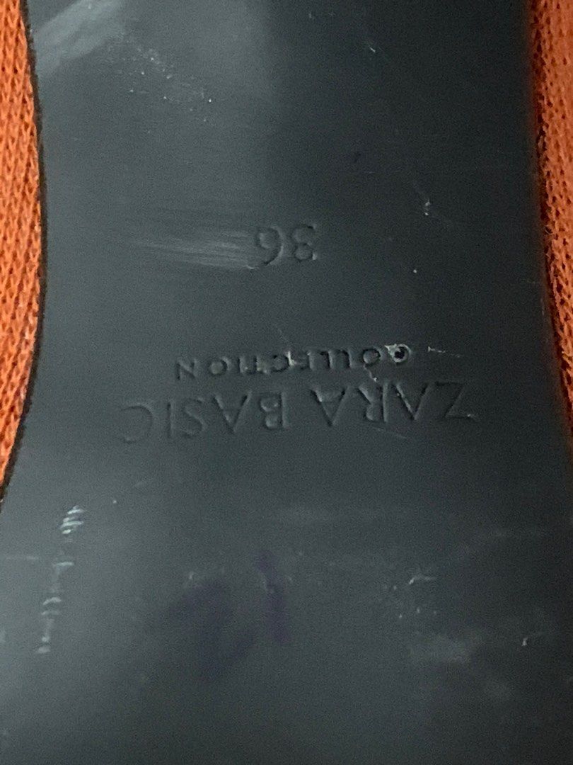 Zara Basic Size 36 (Category: Heels) located in Kuala Lumpur. Submitted by celinelye (Listing ID 1246291617, Image 3). Description: Good condition Postage RM 7.