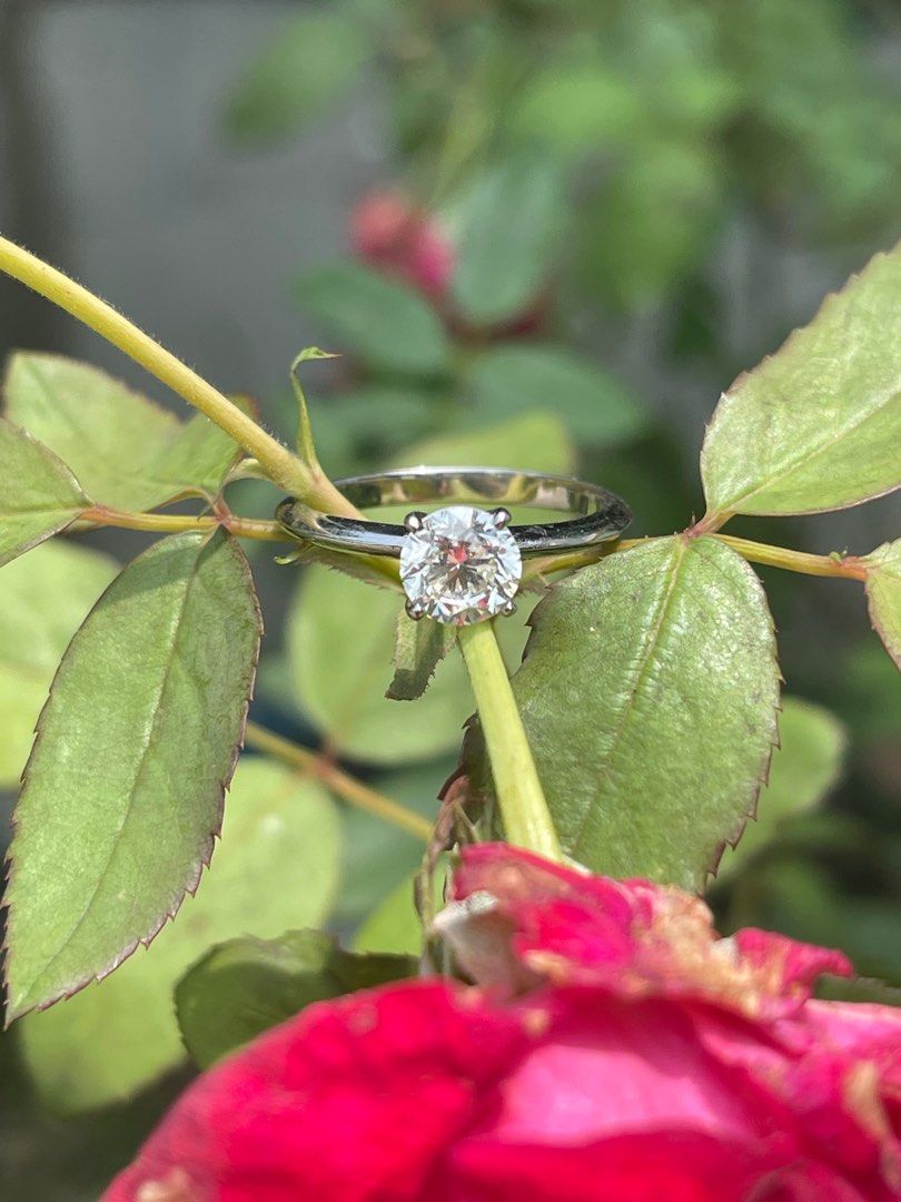 1.01carat natural diamond engagement ring (Category: Rings) located in Manila. Submitted by lynsantosmarcos (Listing ID 1241098342, Image 1). Description: With GIA certificate 14k white gold Size 7 Handmade With free ring box.