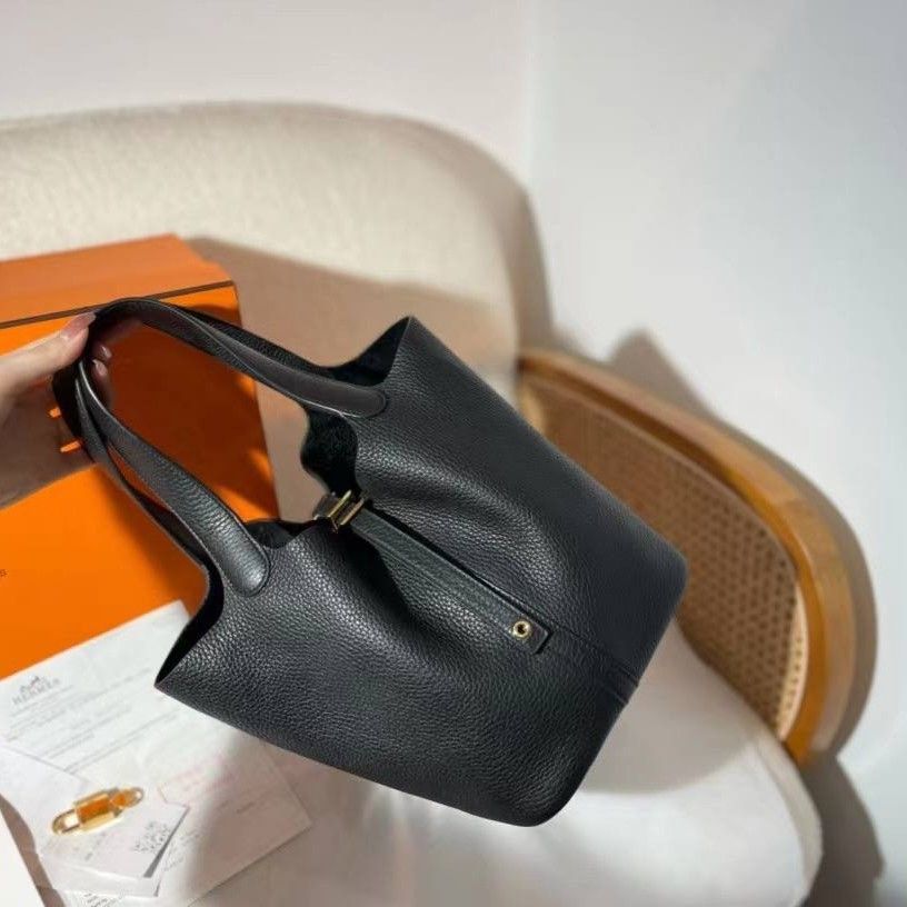 Hermes Picotin 22 Black GHW, Luxury, Bags & Wallets on Carousell