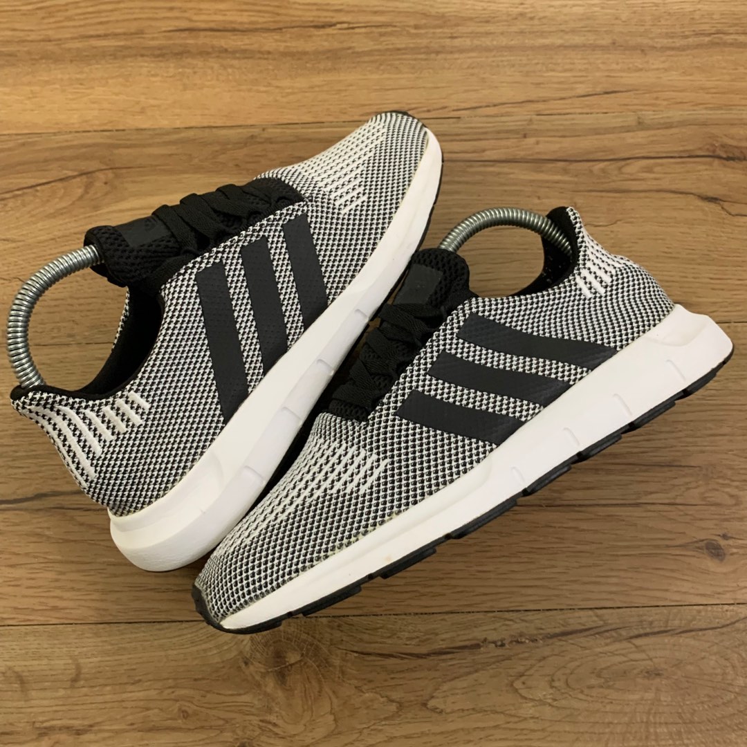 ADIDAS SWIFT RUN 6.5uk Men s Fashion Footwear Sneakers on