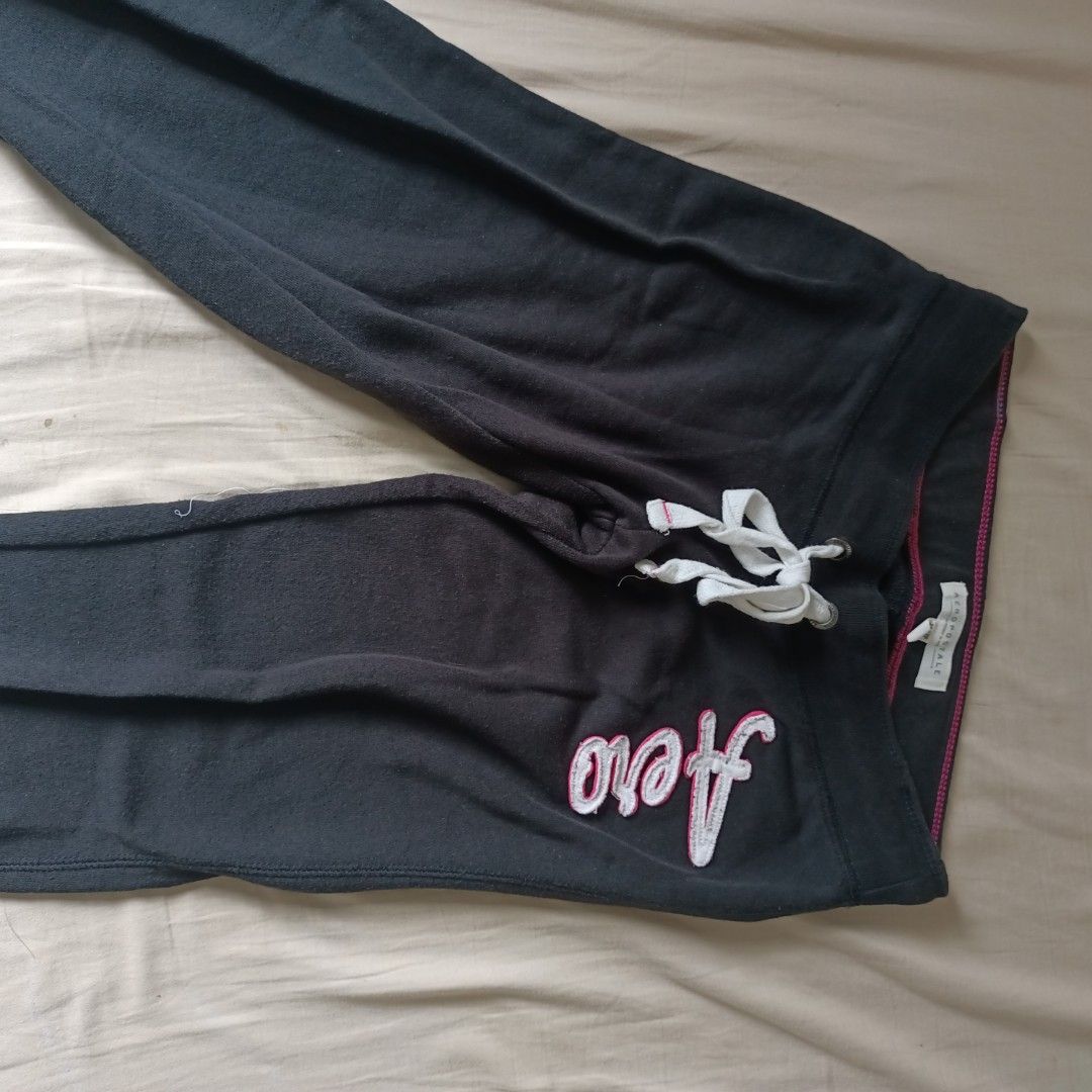Aeropostale Joggers (Category: Other Bottoms) located in Manila. Submitted by declutterwithiska (Listing ID 1241128958, Image 1). Description: .