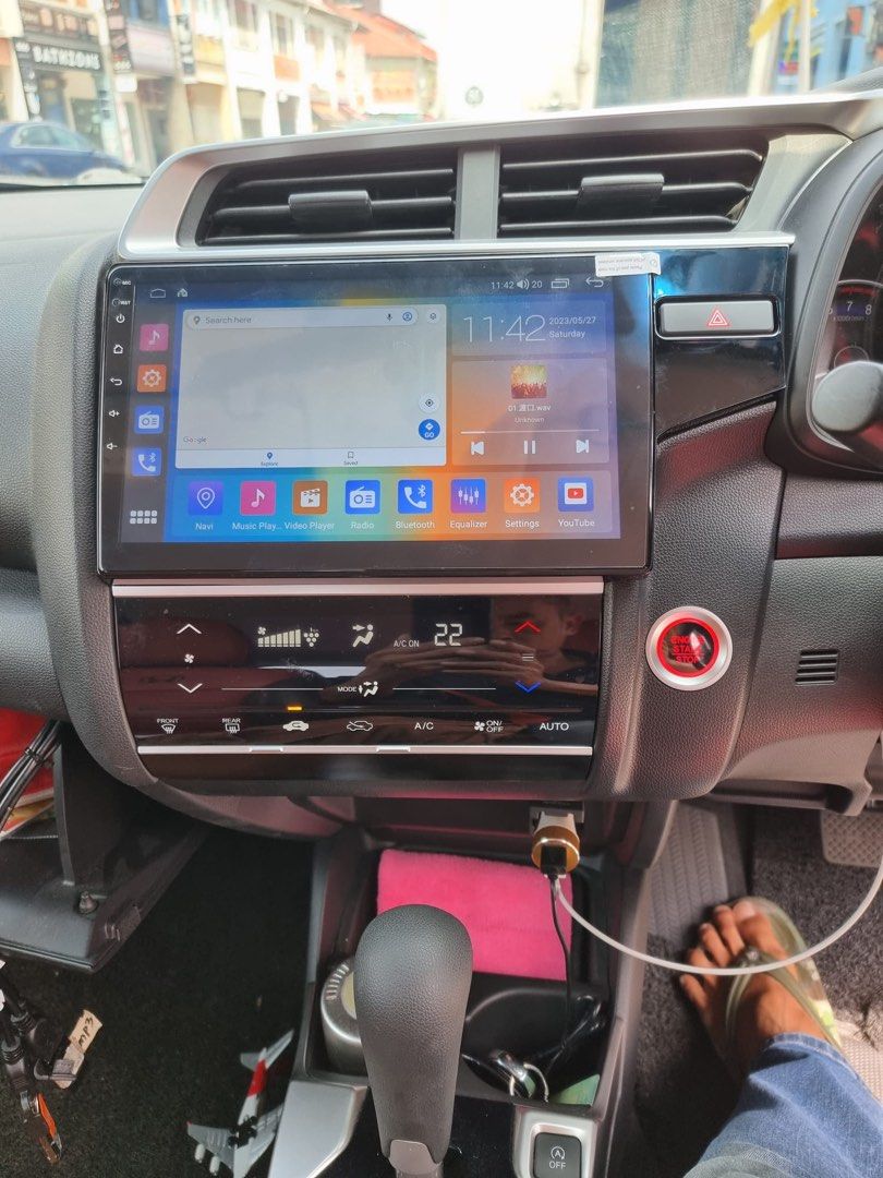 Android headunit (universal) (Category: Navigation & Displays) located in Singapore. Submitted by carrotmeister (Listing ID 1241182405, Image 2). Description: 🚙Universal android headunit available for most vehicle, 🔵Bluetooth 📲4G SIM card supported 🛜Wireless apple carplay 🛞Bracket included as well ℹ️For more information, PM me (Do state the year of your vehicle) 📸And a picture of your car console headunit ⚡️I will revert back to you ASAP Or
