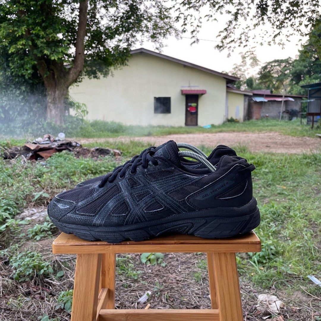 Asics gel venture black new arrivals