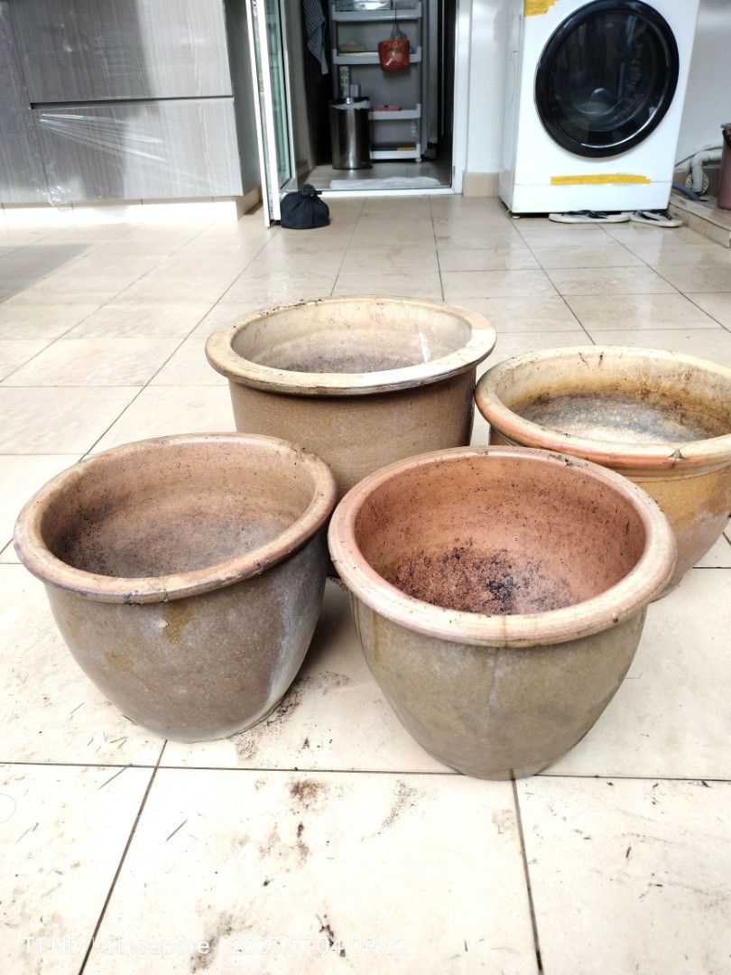 Assorted clay pots, Furniture & Home Living, Gardening, Pots & Planters