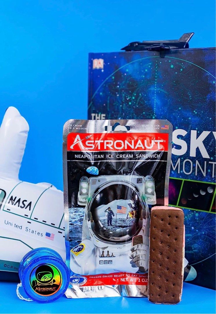 ASTRONAUT ICE CREAM sandwich freeze dried ice cream , Food & Drinks