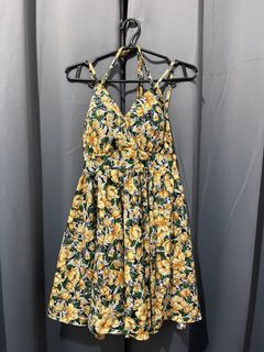 (Category: ) located in . Submitted by katrishascloset (Listing ID 1241158122, Image 1). Description: .