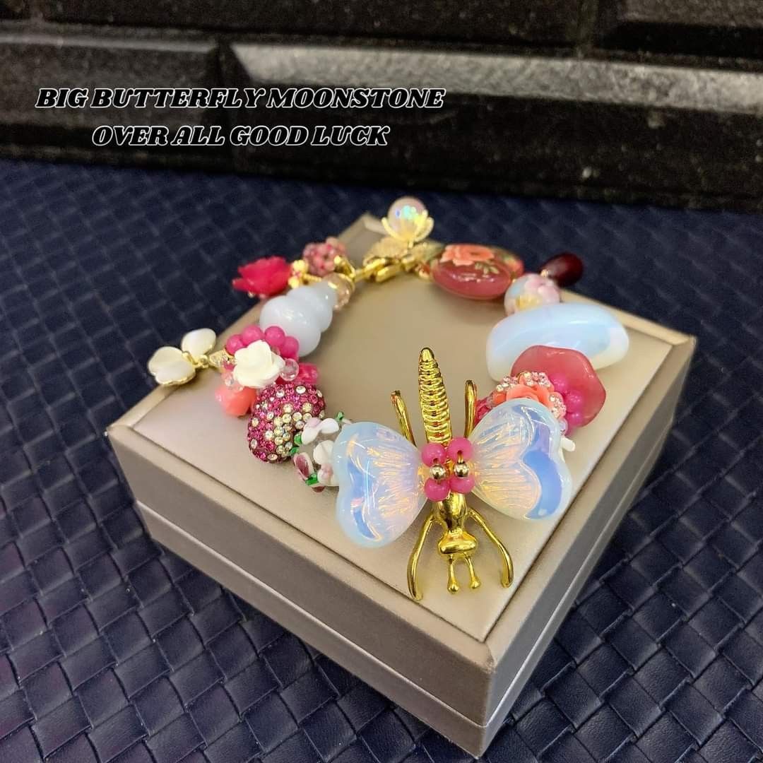Big butterfly Moonstone bracelet (Category: Bracelets) located in Manila. Submitted by luckycharmsonlineshopping_ (Listing ID 1241119021, Image 1). Description: 💥 NEW ARRIVAL POST 💞 BIG BUTTERFLY MOONSTONE OVER ALL GOOD LUCK CHARM BRACELET 💞 ❇️ BUTTERFLIES = are known to gracefully go through transformational stages in order to become the beauty they are. This charm will help transofrm you life into a better and more postive one. ❇️ MOONSTONE 