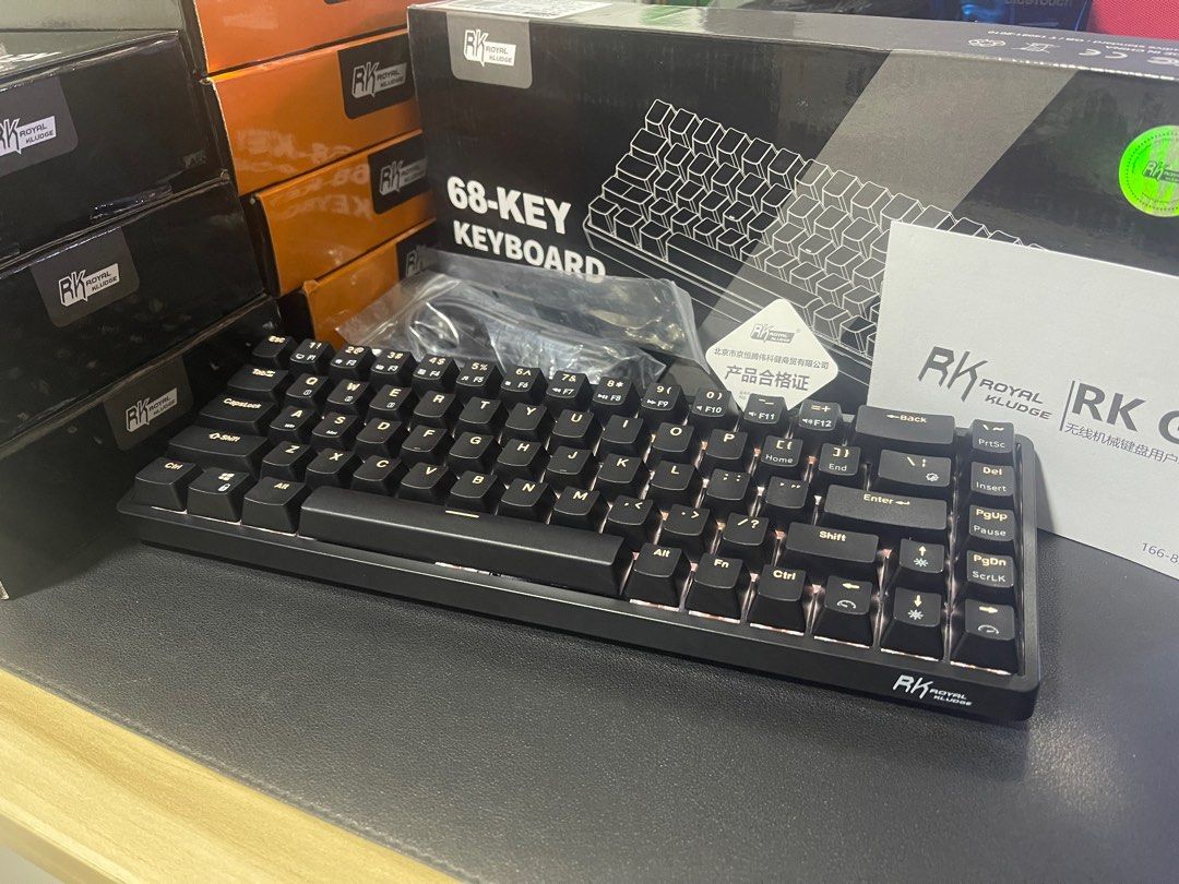 BNIB Royal Kludge RKG68 mechanical keyboard gaming keyboard SALE