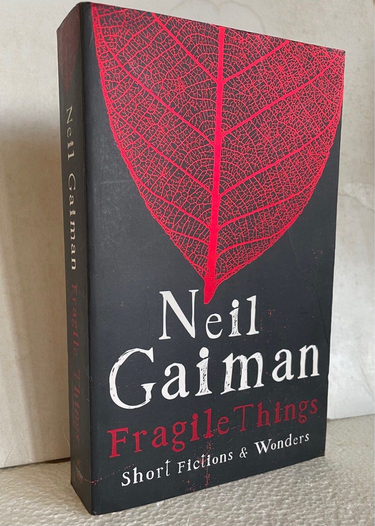 Books Rags & Bones , Fragile Things by Neil Gaiman, Hobbies & Toys