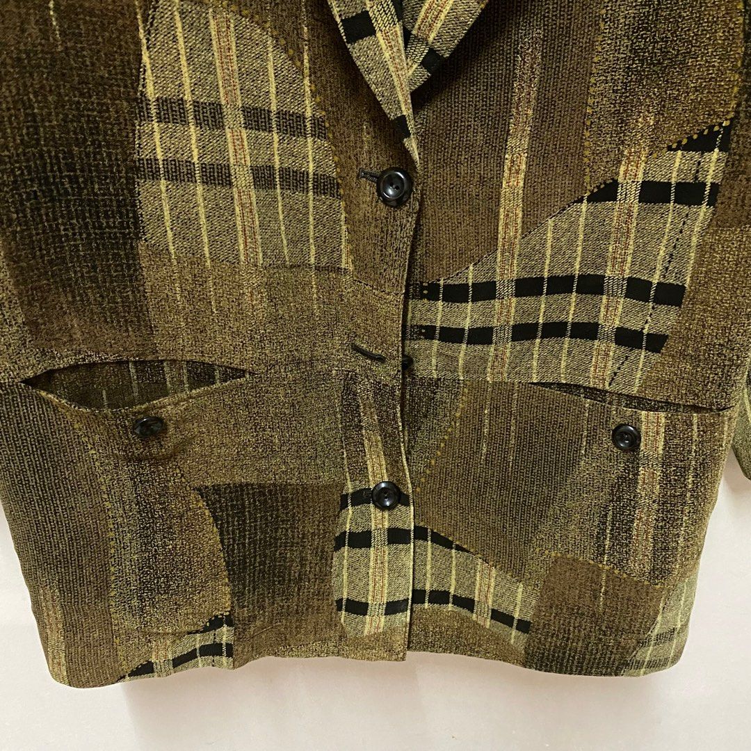 Brown Patch Blazer (Category: Coats, Jackets and Outerwear) located in Gombak. Submitted by littlefifitots (Listing ID 1241161333, Image 2). Description: Fits an M until L.
