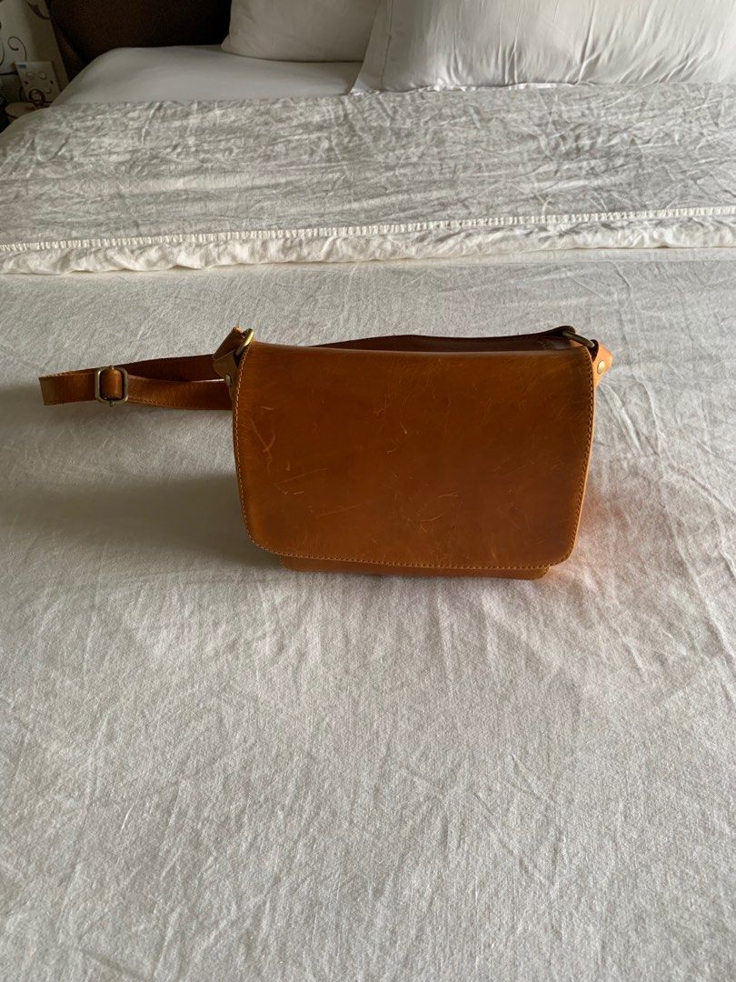 Frye hotsell sling bag