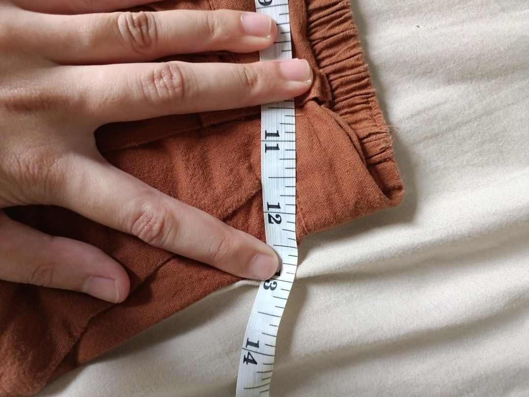 Brown Trousers (Category: Other Bottoms) located in Manila. Submitted by declutterwithiska (Listing ID 1241130149, Image 3). Description: .