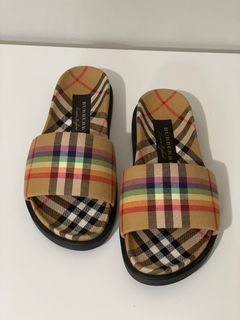 Burberry Slides ‘Pride Collection’