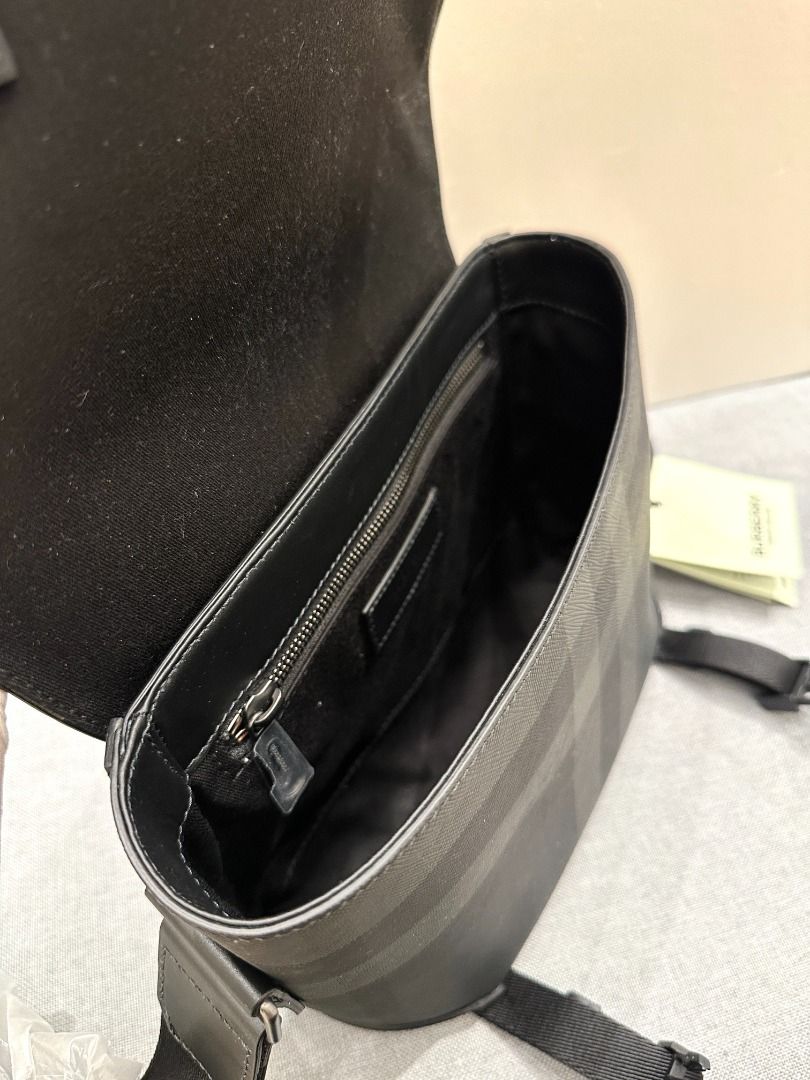 Burberry Small Wright Messenger Bag in Charcoal - 8065335-Charcoal