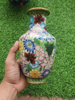 Carasonic vase